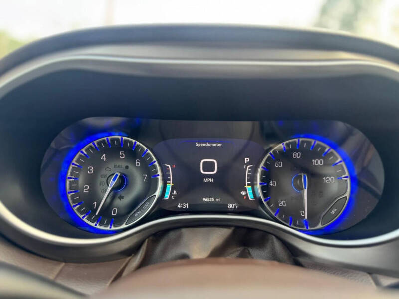 2017 Chrysler Pacifica Touring-L Plus