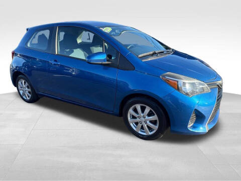 2016 Toyota Yaris 3-Door LE
