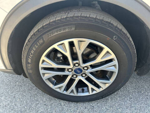 2021 Ford Escape SEL