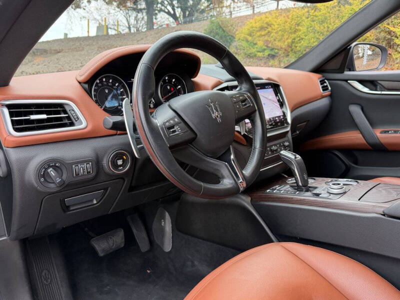 2022 Maserati Ghibli Modena Q4