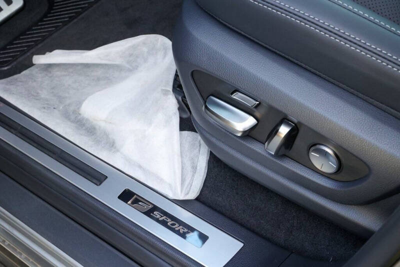 2025 Lexus LX 700h F SPORT Handling