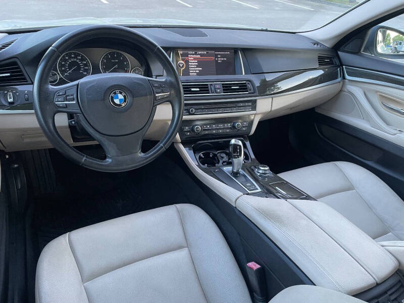 2011 BMW 5 Series 528i