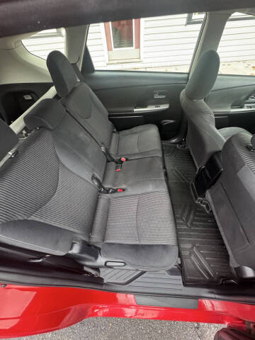 2016 Toyota Prius v Two