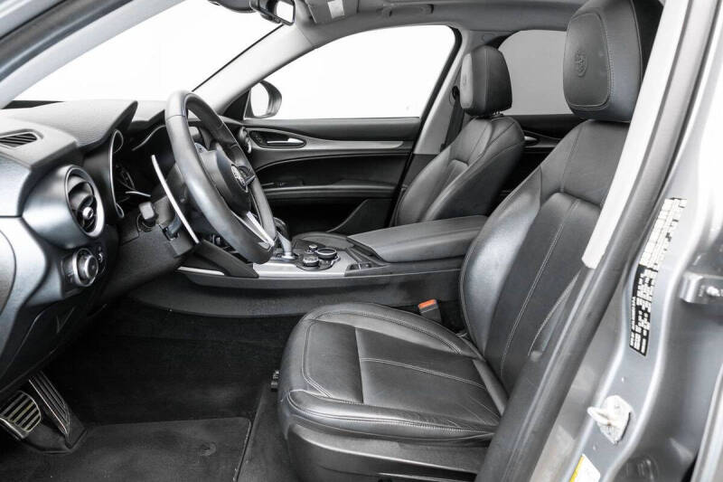 2018 Alfa Romeo Stelvio Sport