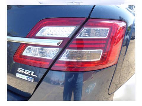 2017 Ford Taurus SEL