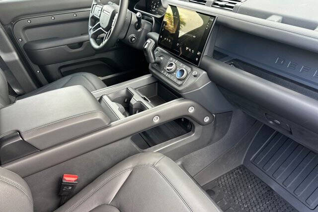 2026 Land Rover Defender 110 P300 S