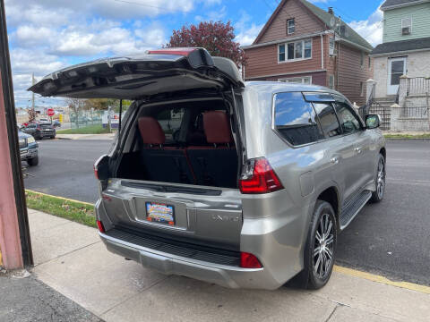 2018 Lexus LX 570 Three-Row