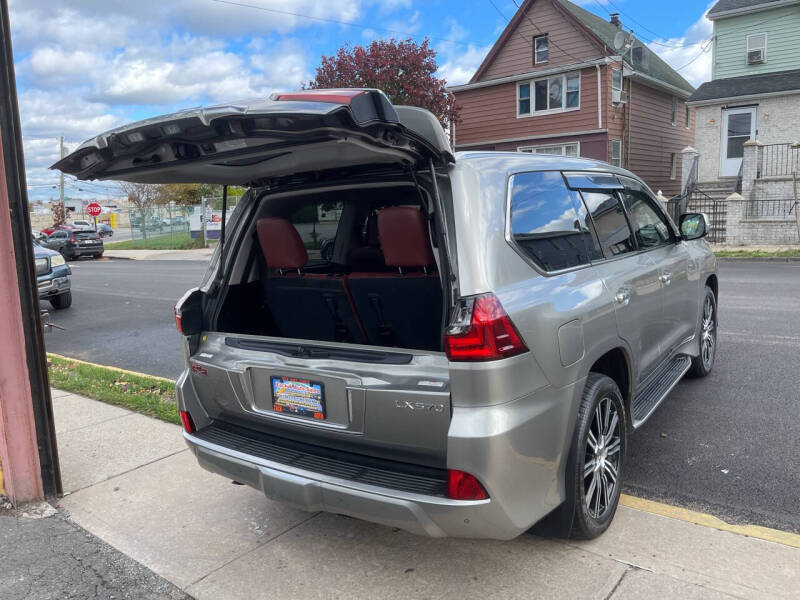 2018 Lexus LX 570 Three-Row