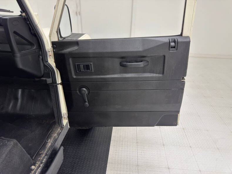 1987 Land Rover Defender