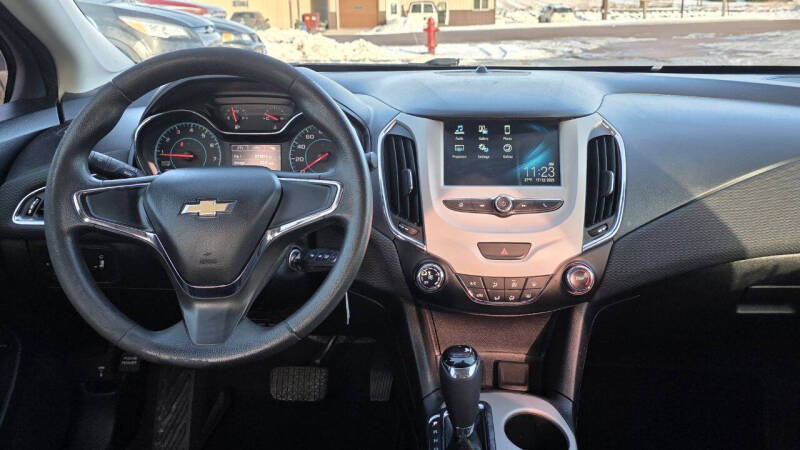 2018 Chevrolet Cruze LS Auto