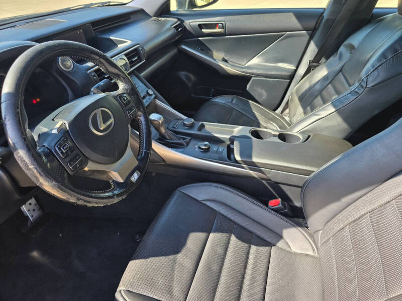 2017 Lexus IS 200t