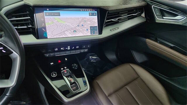 2024 Audi Q4 e-tron quattro Premium Plus 50