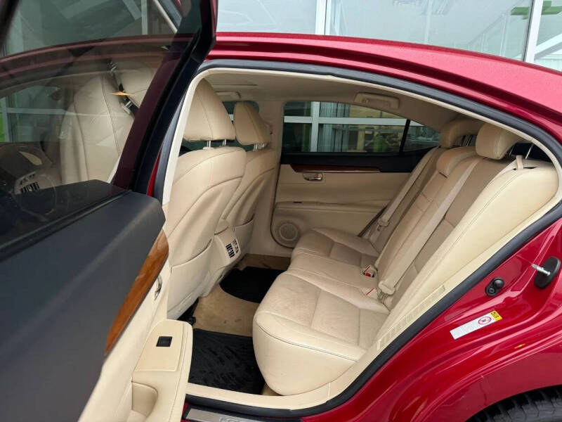 2014 Lexus ES 300h