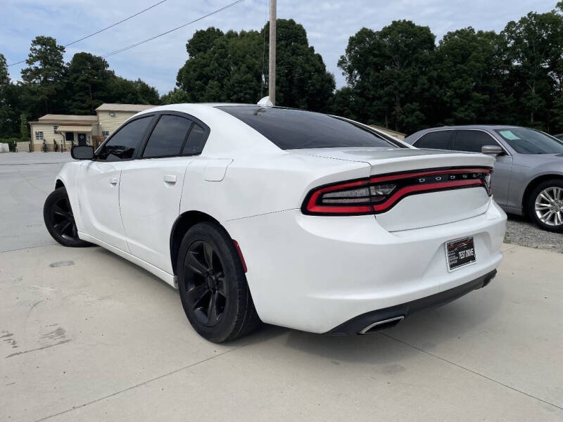 2017 Dodge Charger SXT
