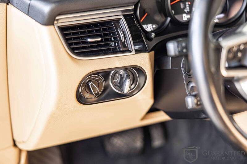 2017 Porsche Macan