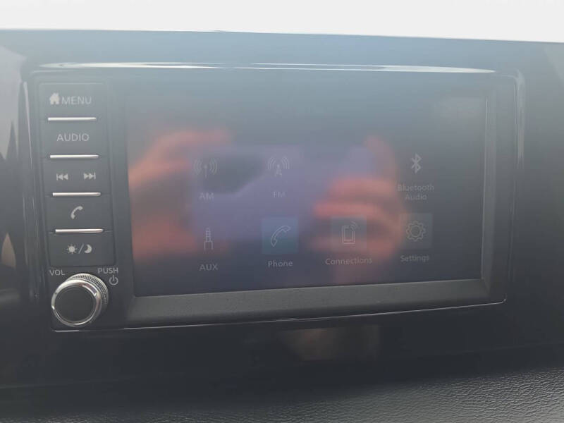 2025 Nissan Kicks S