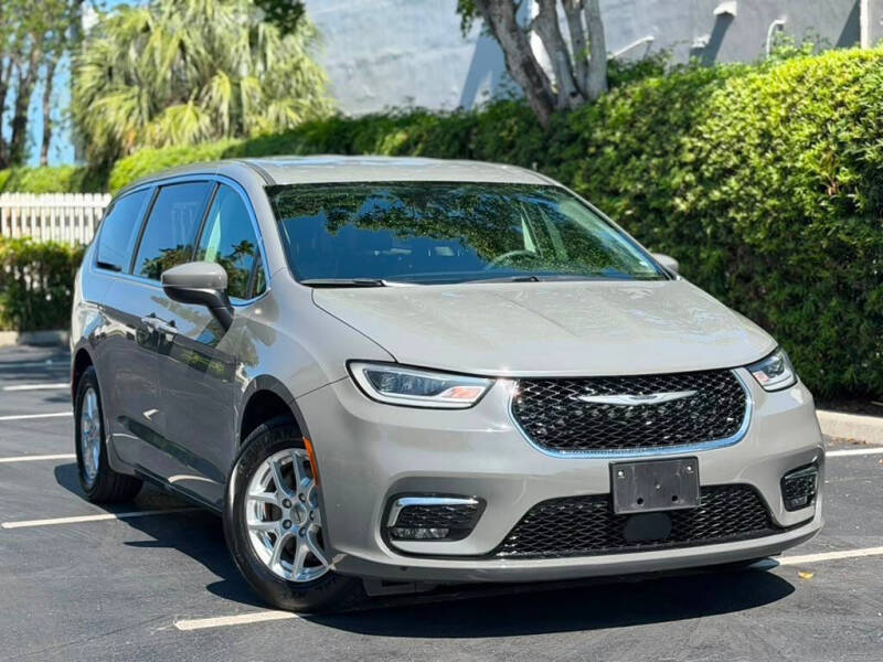 2023 Chrysler Pacifica Touring L