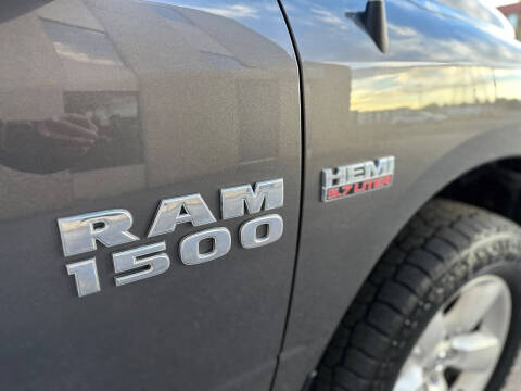 2017 RAM 1500 SLT