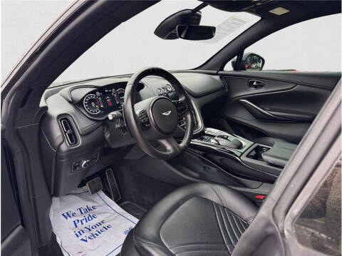 2021 Aston Martin DBX