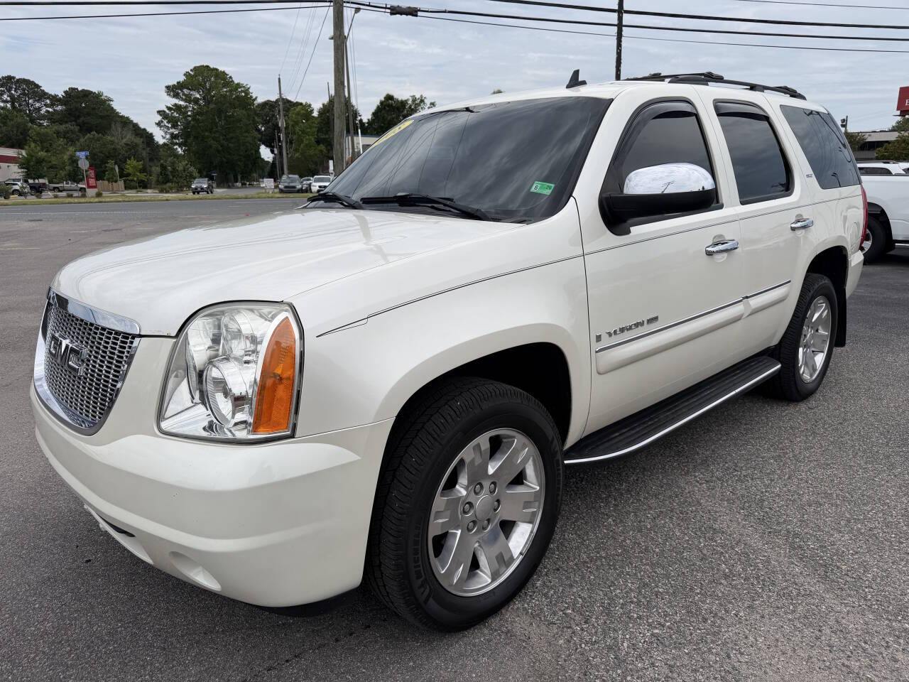 White 2008 GMC Yukon SLT 4x4 SLT-1 4dr SUV 1