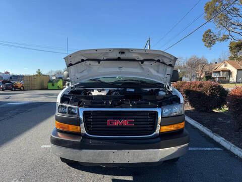 2022 GMC Savana 2500