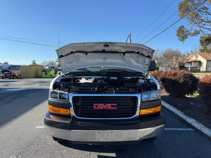 2022 GMC Savana 2500