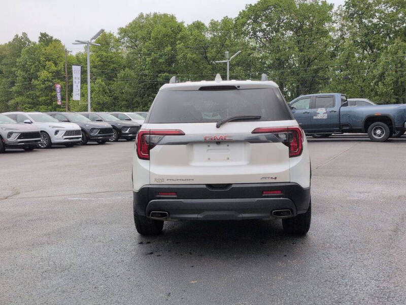2023 GMC Acadia AT4