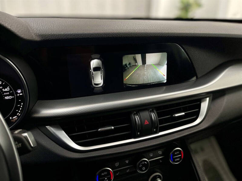 2018 Alfa Romeo Stelvio Sport