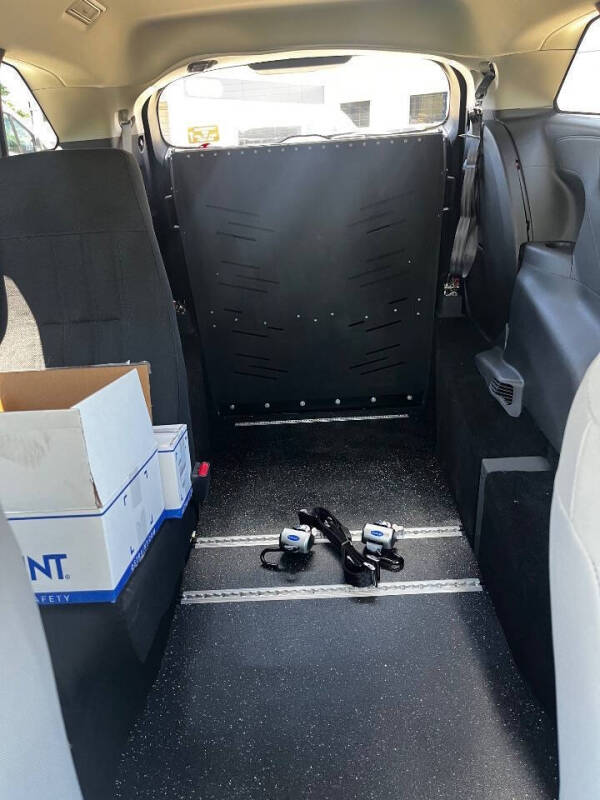 2025 Toyota Sienna LE 8-Passenger