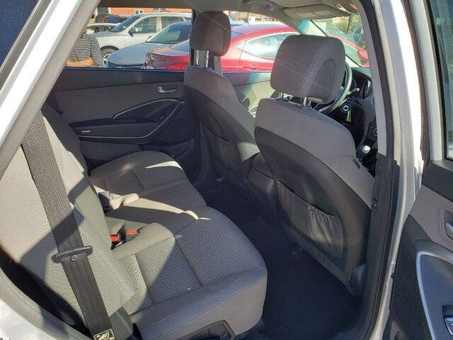 2016 Hyundai Santa Fe SE