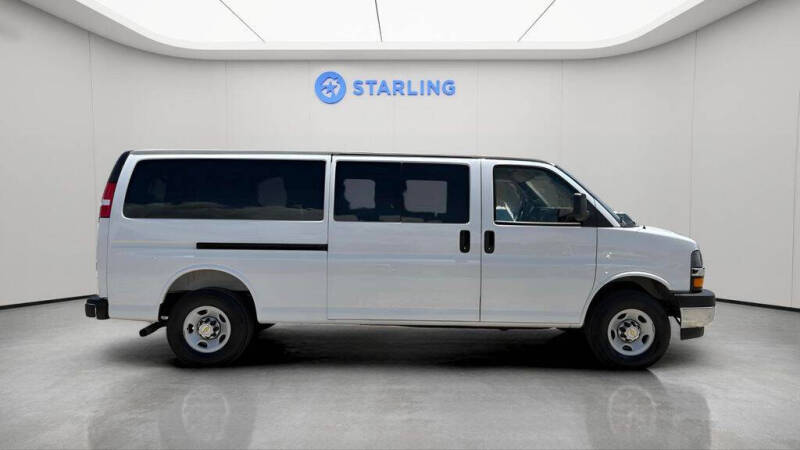 2025 Chevrolet Express LT 3500