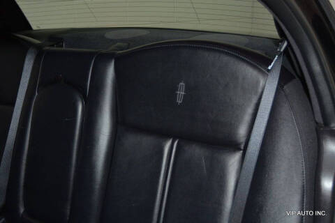 2005 Lincoln Town Car Signature Limited