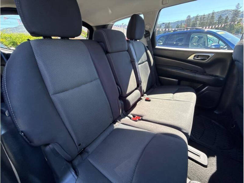 2020 Nissan Pathfinder S