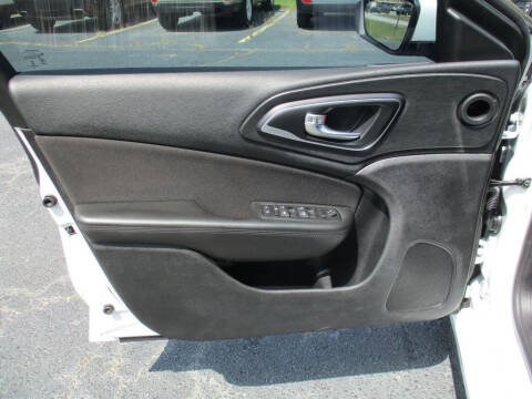 2016 Chrysler 200 Limited