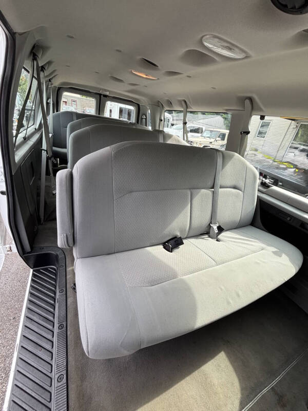 2009 Ford E-Series E-350 SD XL