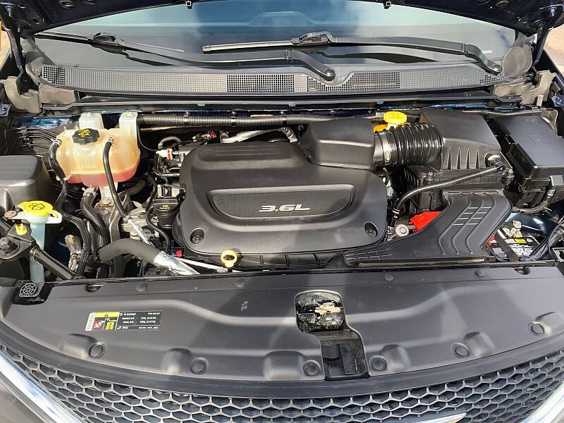 2017 Chrysler Pacifica LX