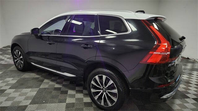 2023 Volvo XC60 B5 Plus Bright Theme
