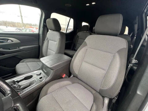 2022 Chevrolet Traverse LT Cloth