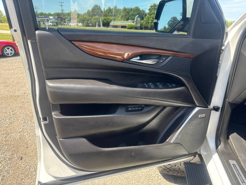 2017 Cadillac Escalade Luxury