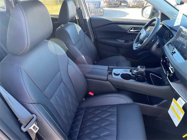 2025 Nissan Rogue Platinum