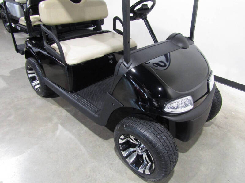 2018 E-Z-GO RXV Gas golf cart