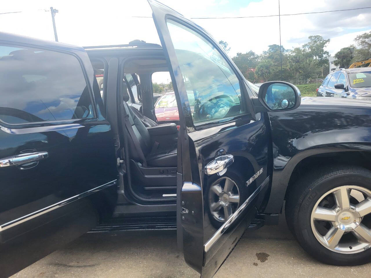 2012 Chevrolet Avalanche for sale at FAMILY AUTO BROKERS in Longwood, FL