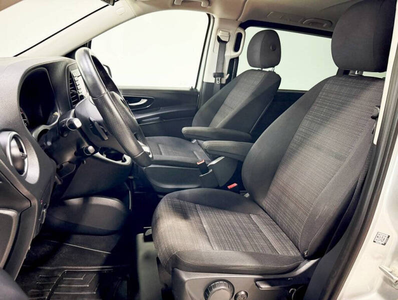 2017 Mercedes-Benz Metris Passenger