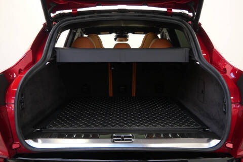 2023 Aston Martin DBX 707