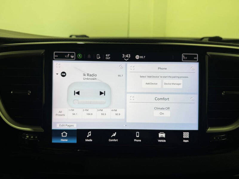 2024 Chrysler Pacifica Touring L