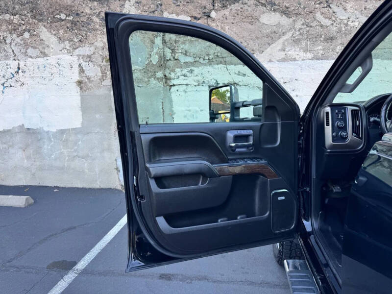 2017 GMC Sierra 2500HD Denali