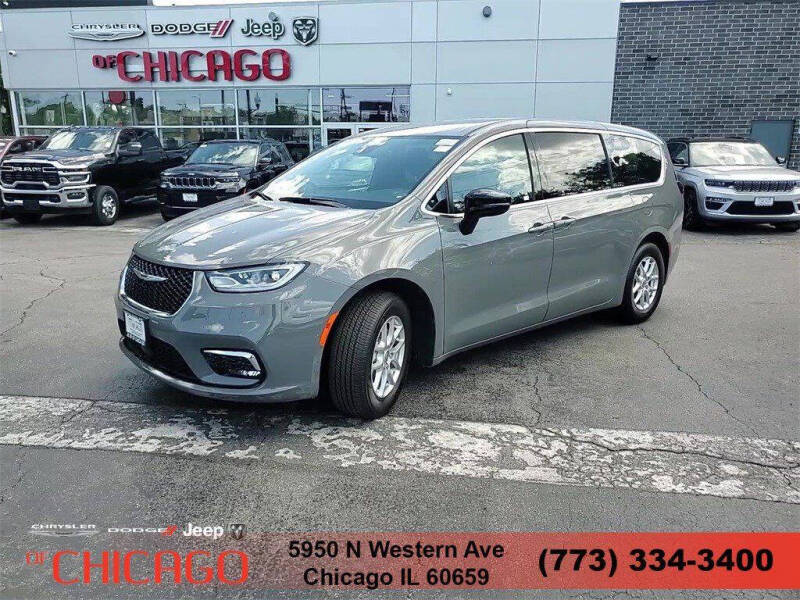 2025 Chrysler Pacifica Select