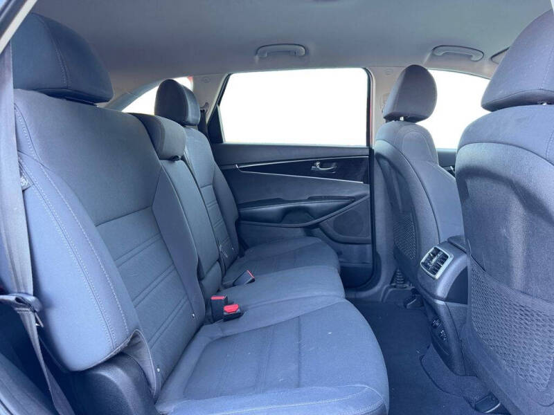 2019 Kia Sorento LX