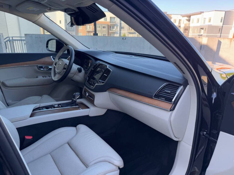 2018 Volvo XC90 T6 Inscription