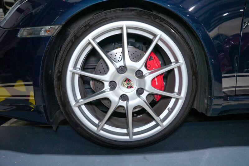 2012 Porsche Cayman R